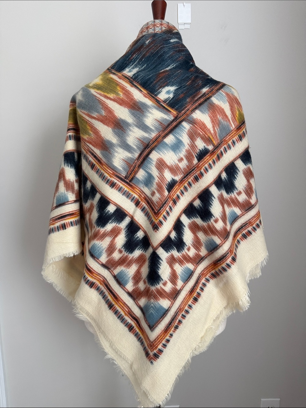 Tres Luxe Lofty Oversized Southwestern Ikat Blanket Print Wrap Scarf 57” Fringe - Picture 4 of 6